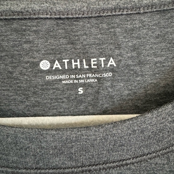 NWOT Athleta stretch long sleeve pull over - Picture 2 of 2